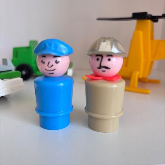 Vtg Fisher-Price Little People Helicopter Pad Truck Trailer Set Worker Pilot Lot - Picture 6 of 9